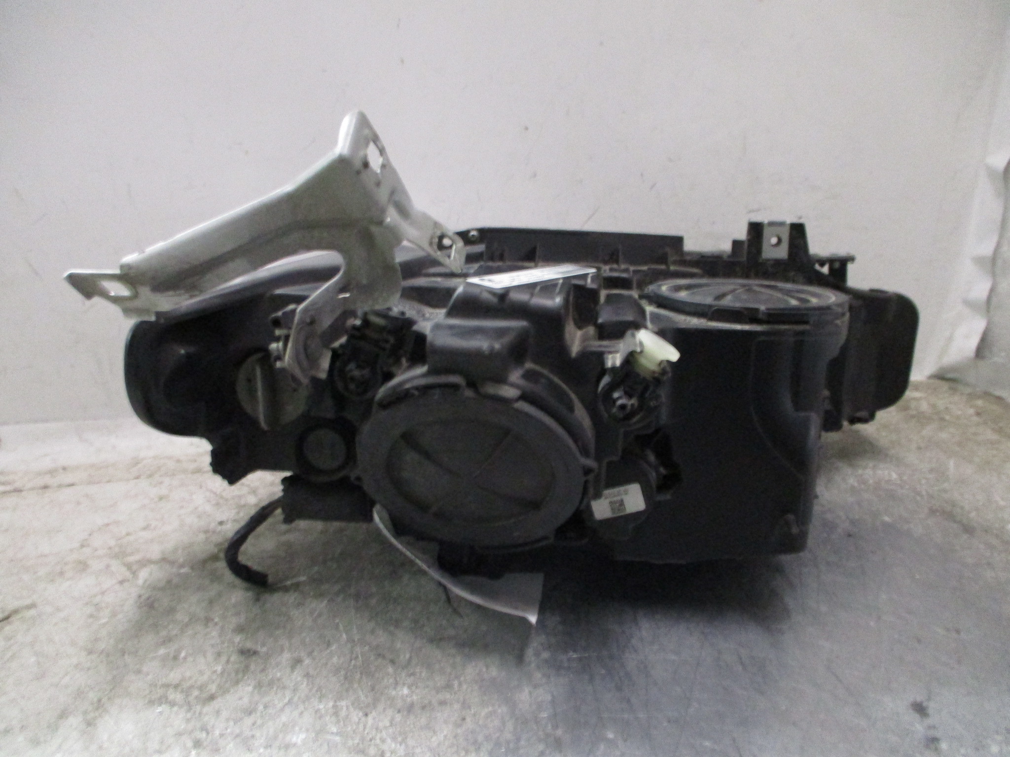 Pre-Owned 2013-2015 BMW 320i Driver LH Head Light Lamp OEM (Good)