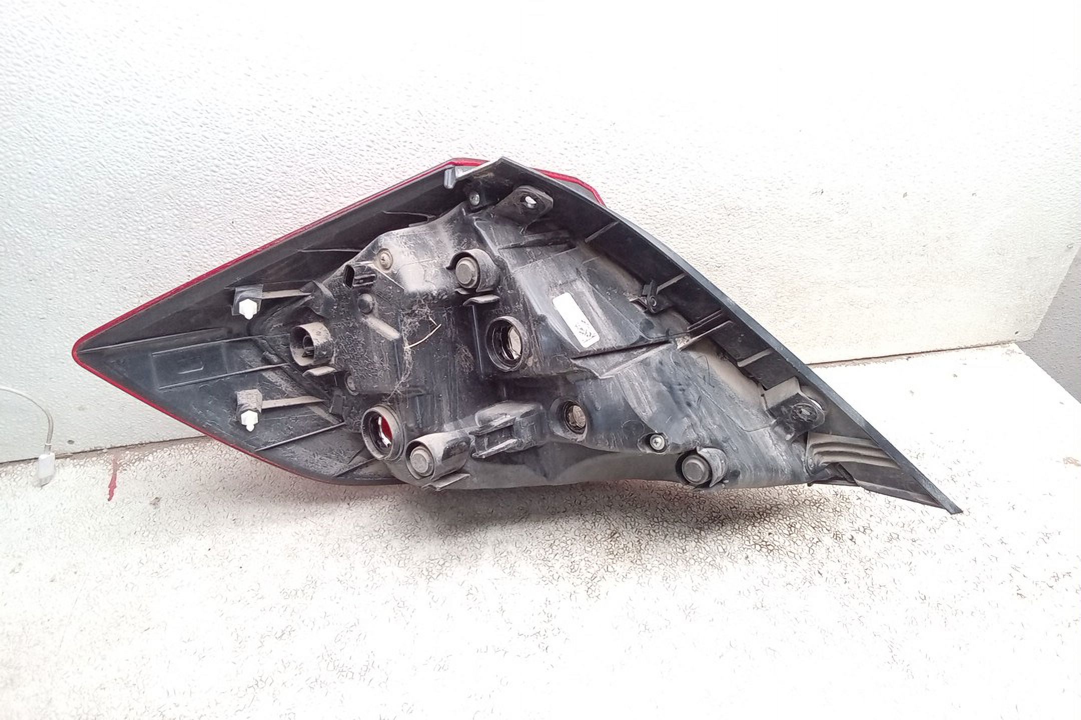 Pre-Owned 2019 Honda Civic Passenger RH Tail Lamp Assembly OEM (Good)