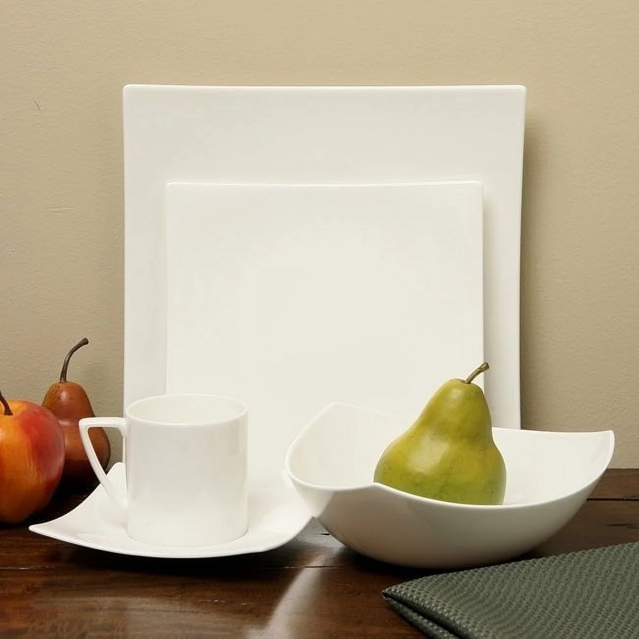 Red Vanilla  Extreme White 5Pc Place Setting