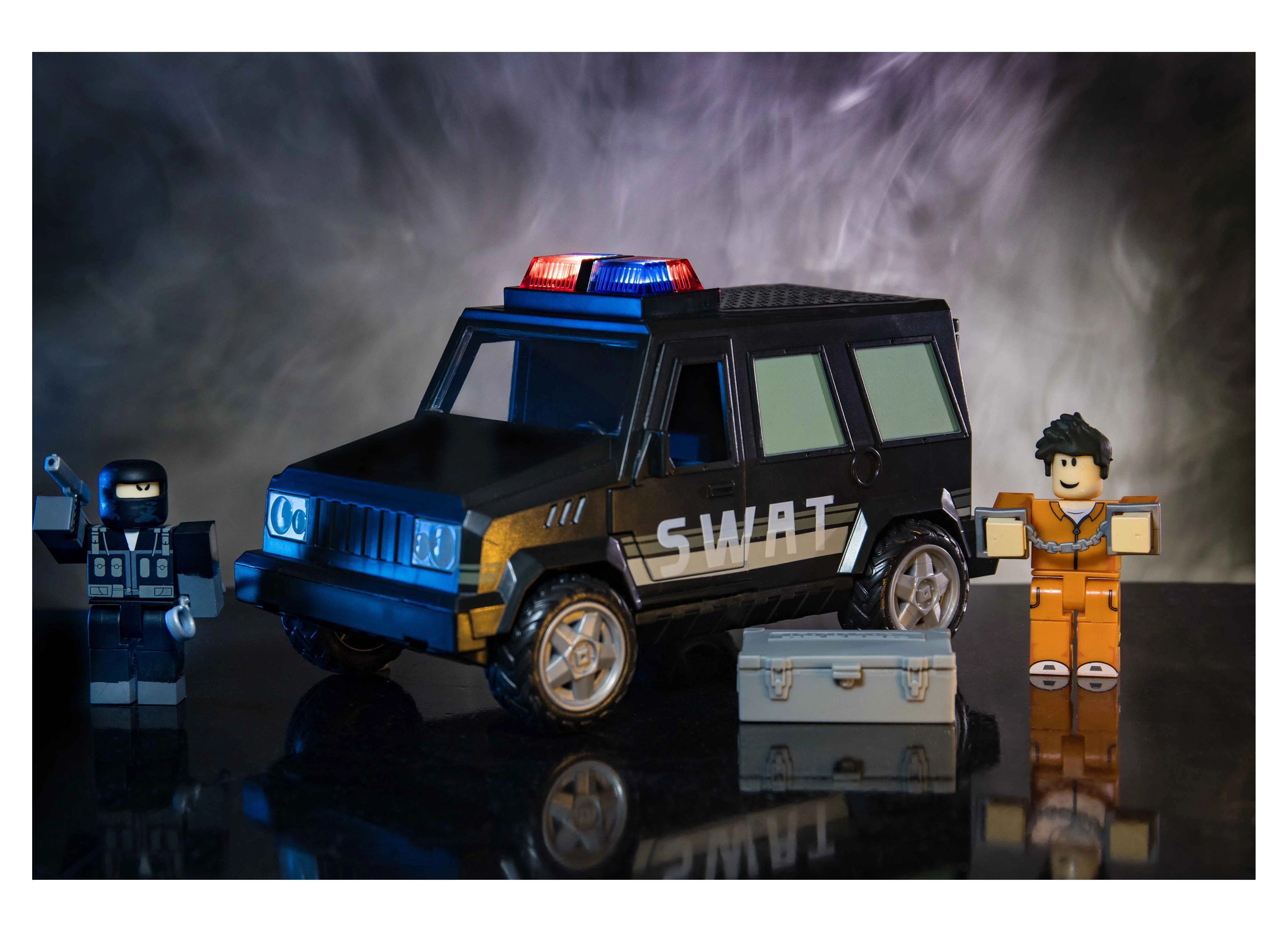 Roblox Action Collection - Jailbreak: SWAT Unit Vehicle [Includes Exclusive Virtual Item]