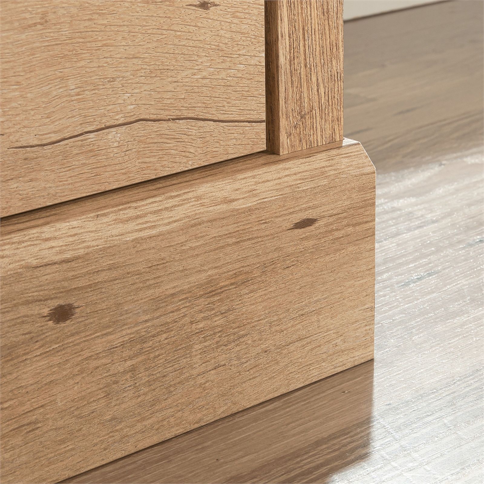 Sauder Aspen Post ® 4-Drawer Bedroom Chest in Prime Oak