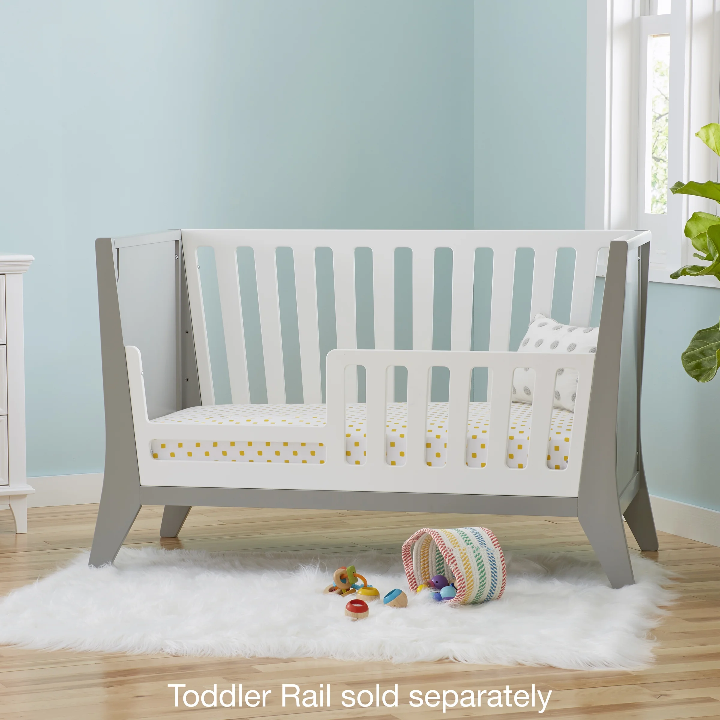 Contours Rockwell 3-in-1 Baby Nursery Crib, Toddler, Daybed, White, Unisex