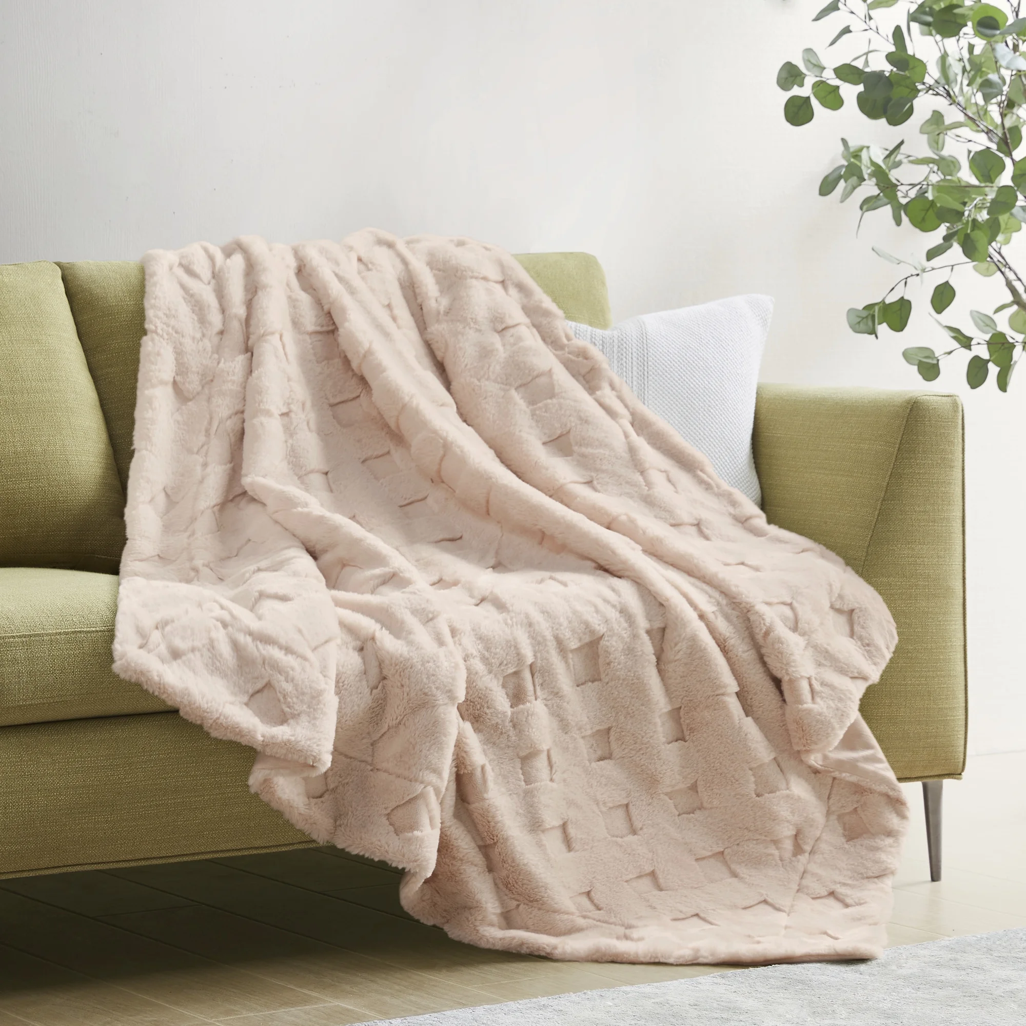Madison Park Blush Faux Fur Ultra Soft Luxury Carved Basketweave Design Throw Blanket, 50