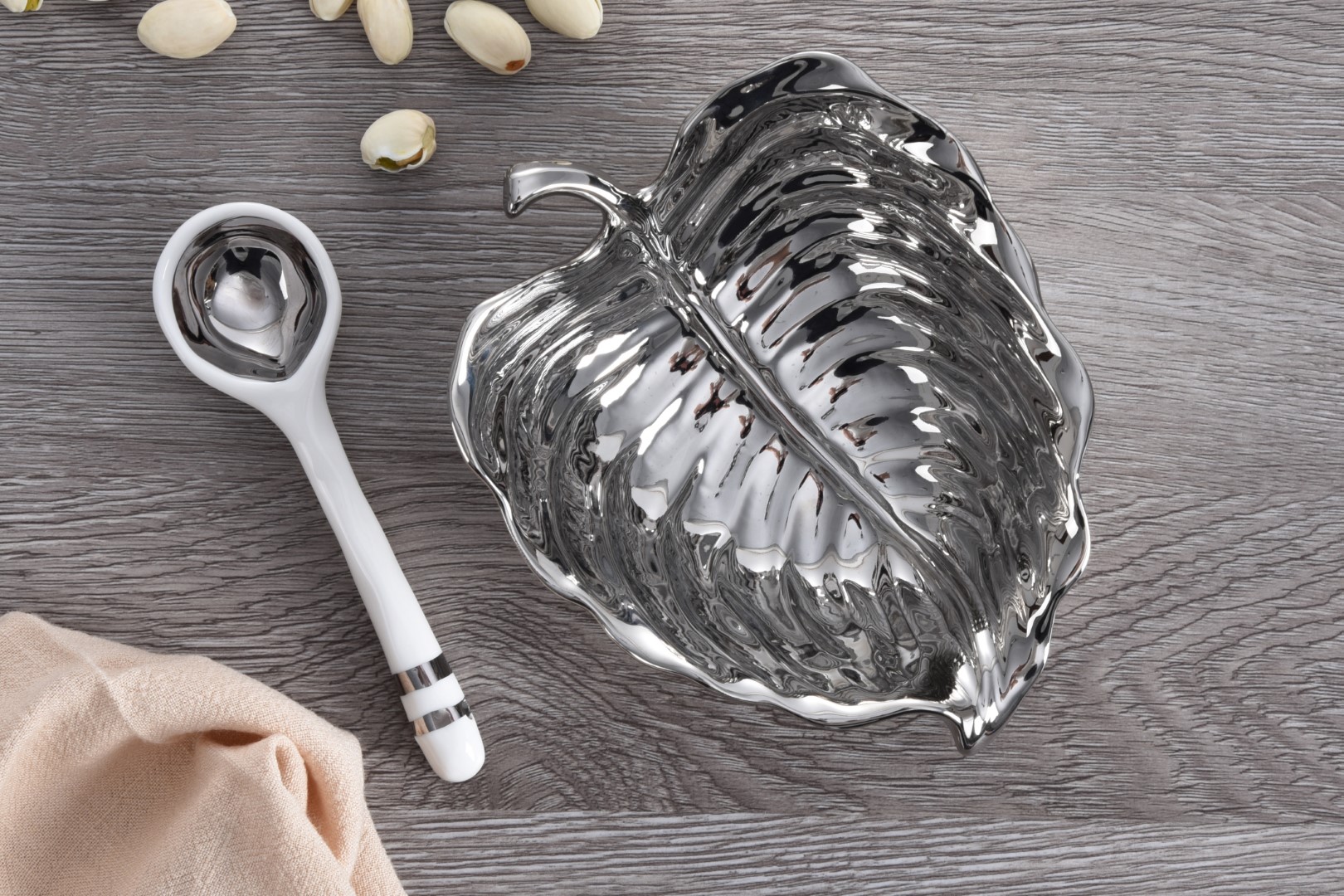 Pampa Bay Get Gifty Bowl and Spoon Set, Silver Leaf