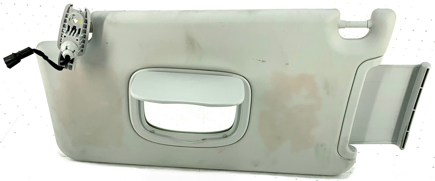 Pre-Owned 2015-2022 Jeep Renegade Passenger RH Interior Sun Visor Illuminated Gray OEM (Good)