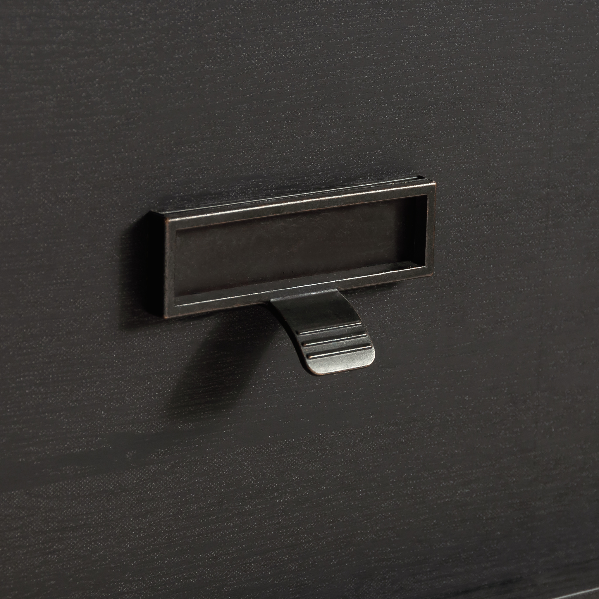 Sauder Trestle 4-Drawer Bedroom Dresser in Raven Oak, Raven Oak Finish