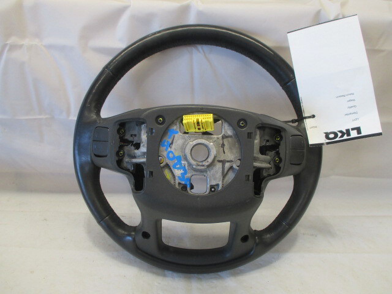 Pre-Owned 2020 Chevrolet Silverado 1500 Steering Wheel w/Controls OEM (Good)