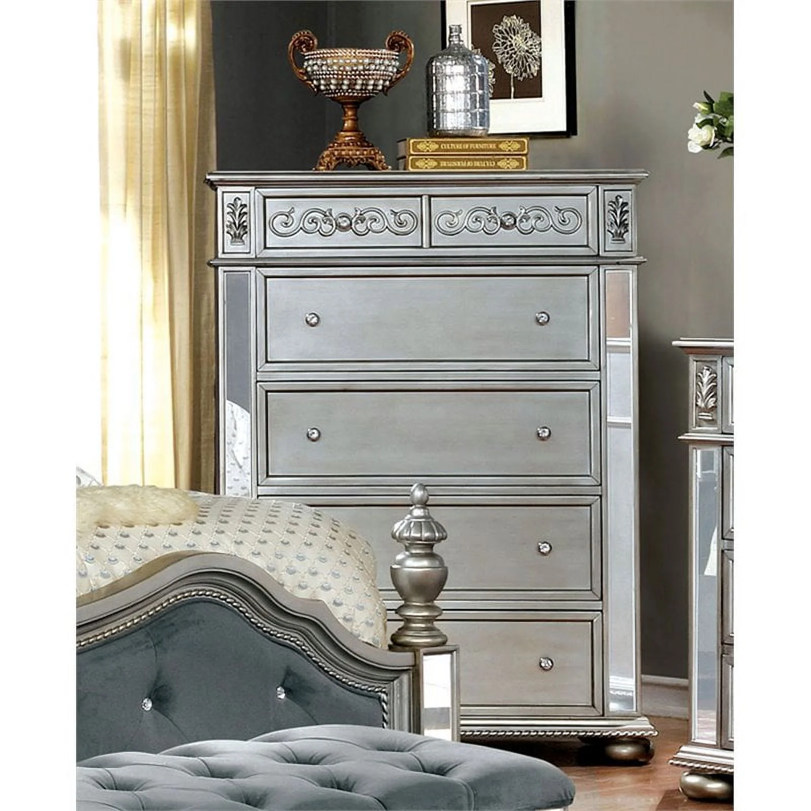 Furniture of America Viktoria Traditional Solid Wood 5-Drawer Chest in Silver