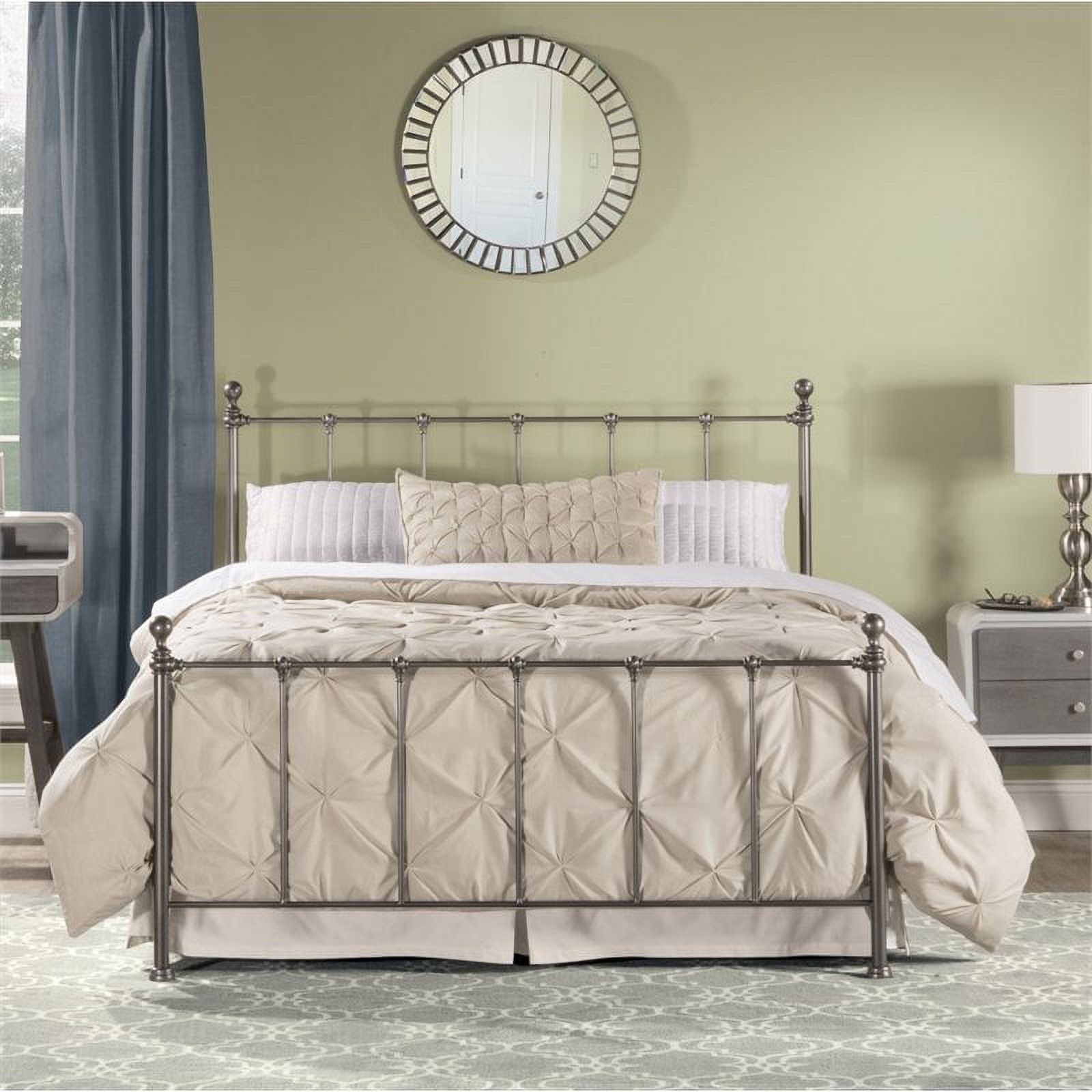Hawthorne Collections Traditional Metal Queen Panel Bed in Black Steel