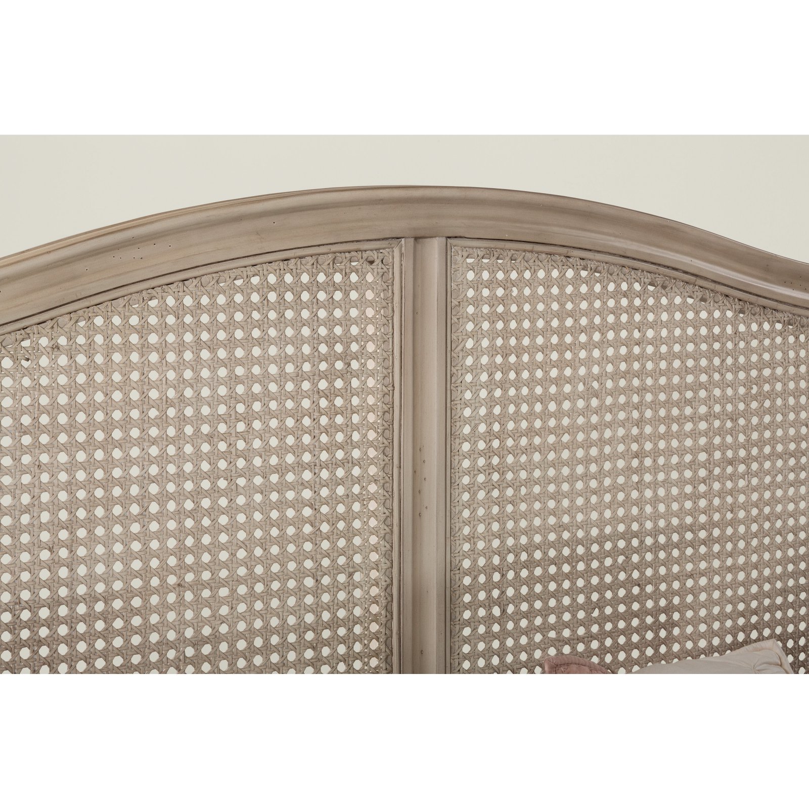 Hillsdale Furniture Sausalito Low Profile Bed