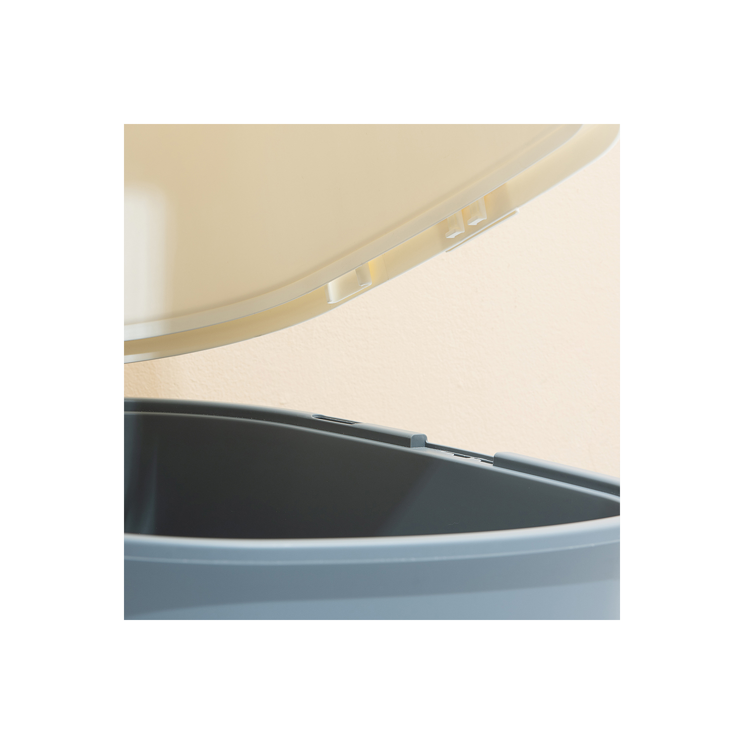 HANAMYA Flip-Top Jumbo Cat Litter Box with Scoop, Front Entry and Top Exit, White&Gray