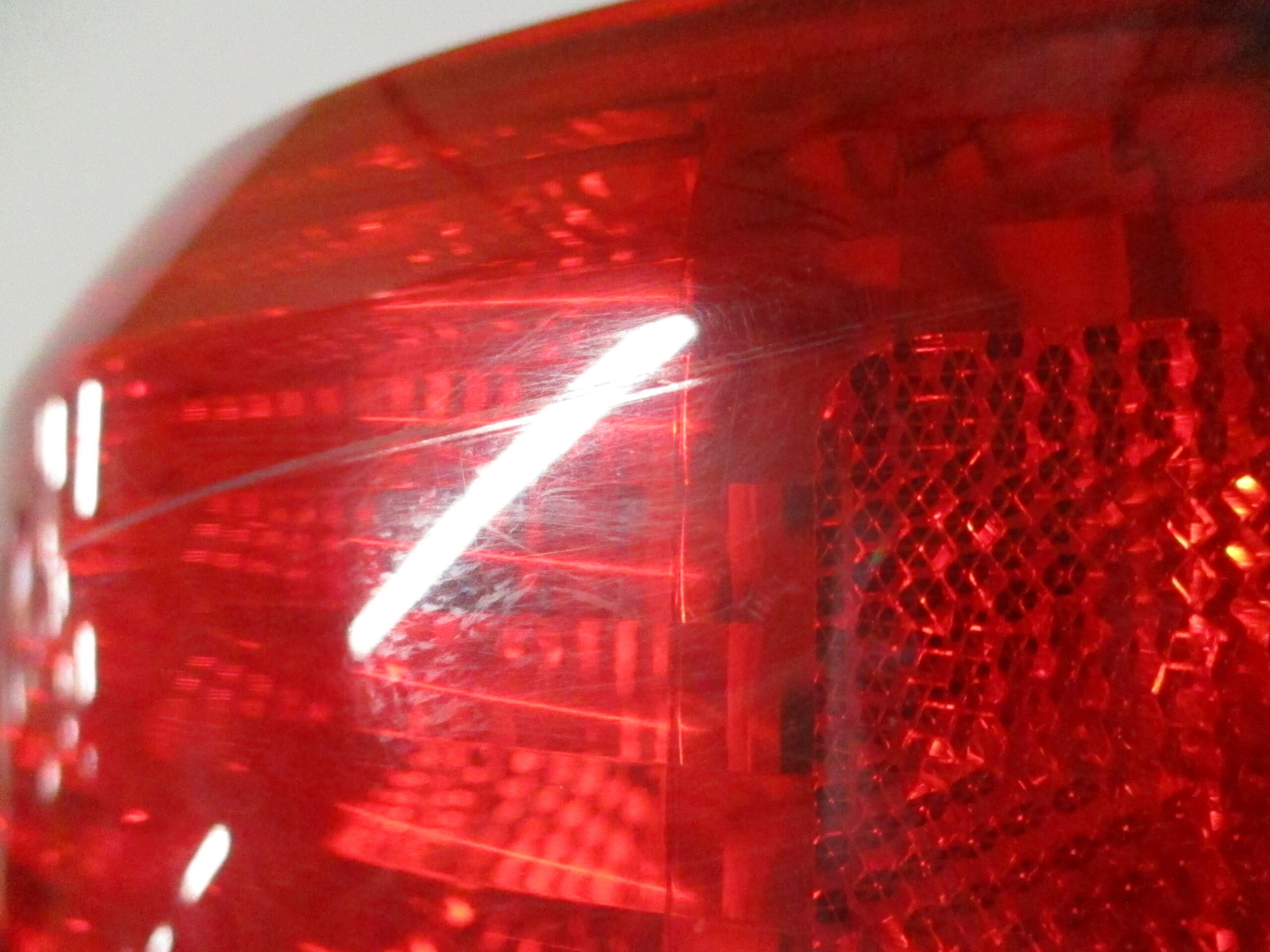 Pre-Owned 2003-2004 Honda Accord Passenger RH Tail Light Lamp OEM (Good)