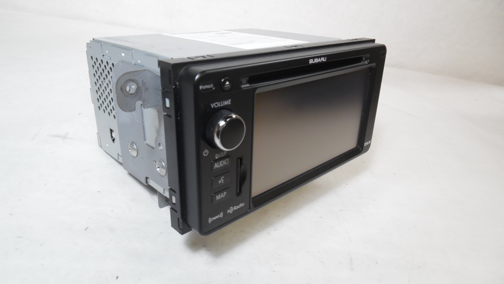 Pre-Owned 2015 Subaru Forester Navigation CD Player Radio Receiver w/ Display FF696US OEM (Good)