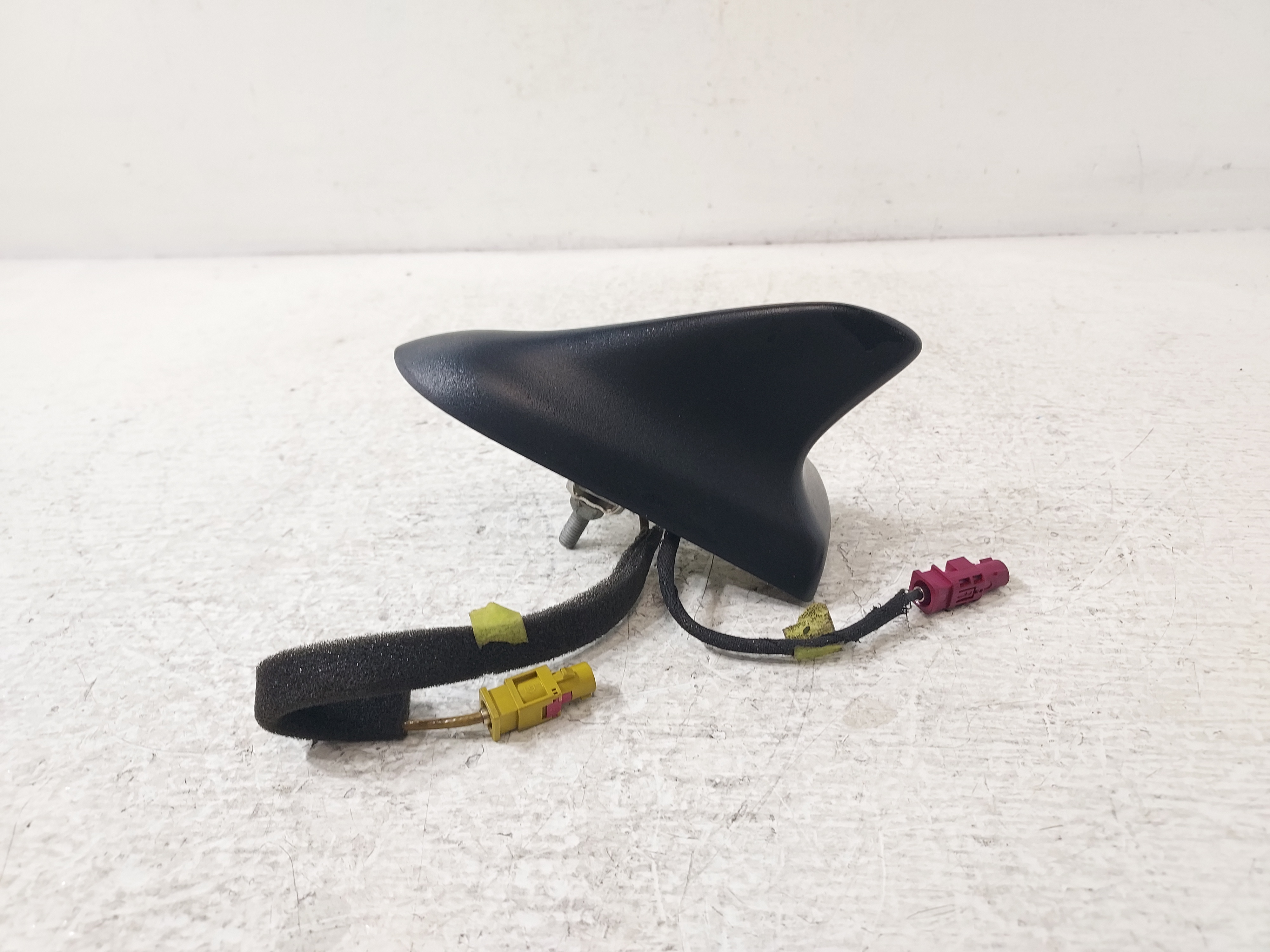 Pre-Owned 2011 Chevrolet Camaro Roof Mount Radio Antenna OEM LKQ (Good)