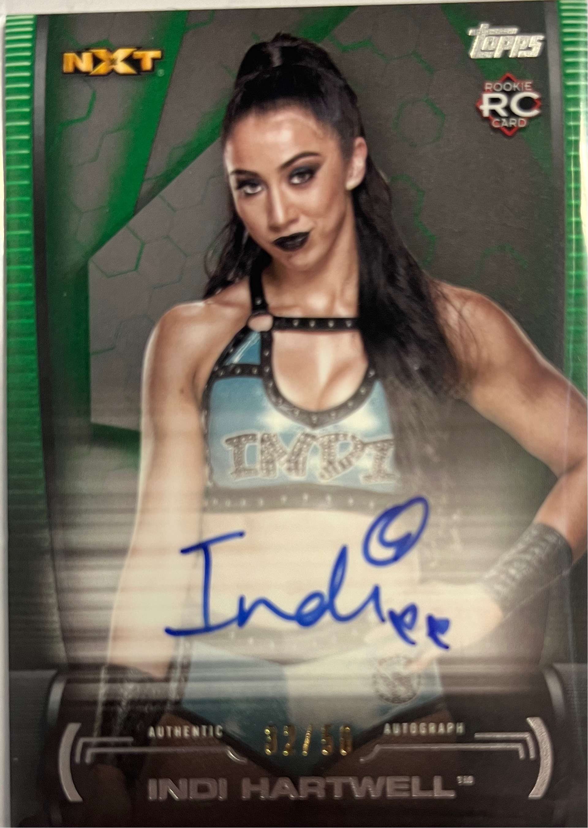 WWE 2021 Topps NXT Indi Hartwell Green 32/50 Autographed Trading Card A-IH (Rookie Autograph)