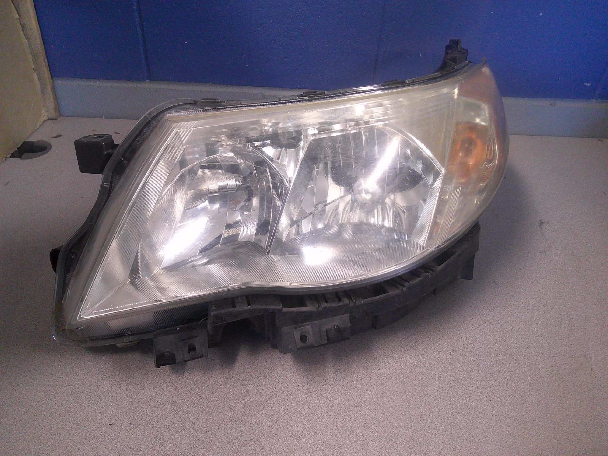 Pre-Owned 09-13 Subaru Forester LH Left Front Driver Side Head Light Lamp OEM (Good)