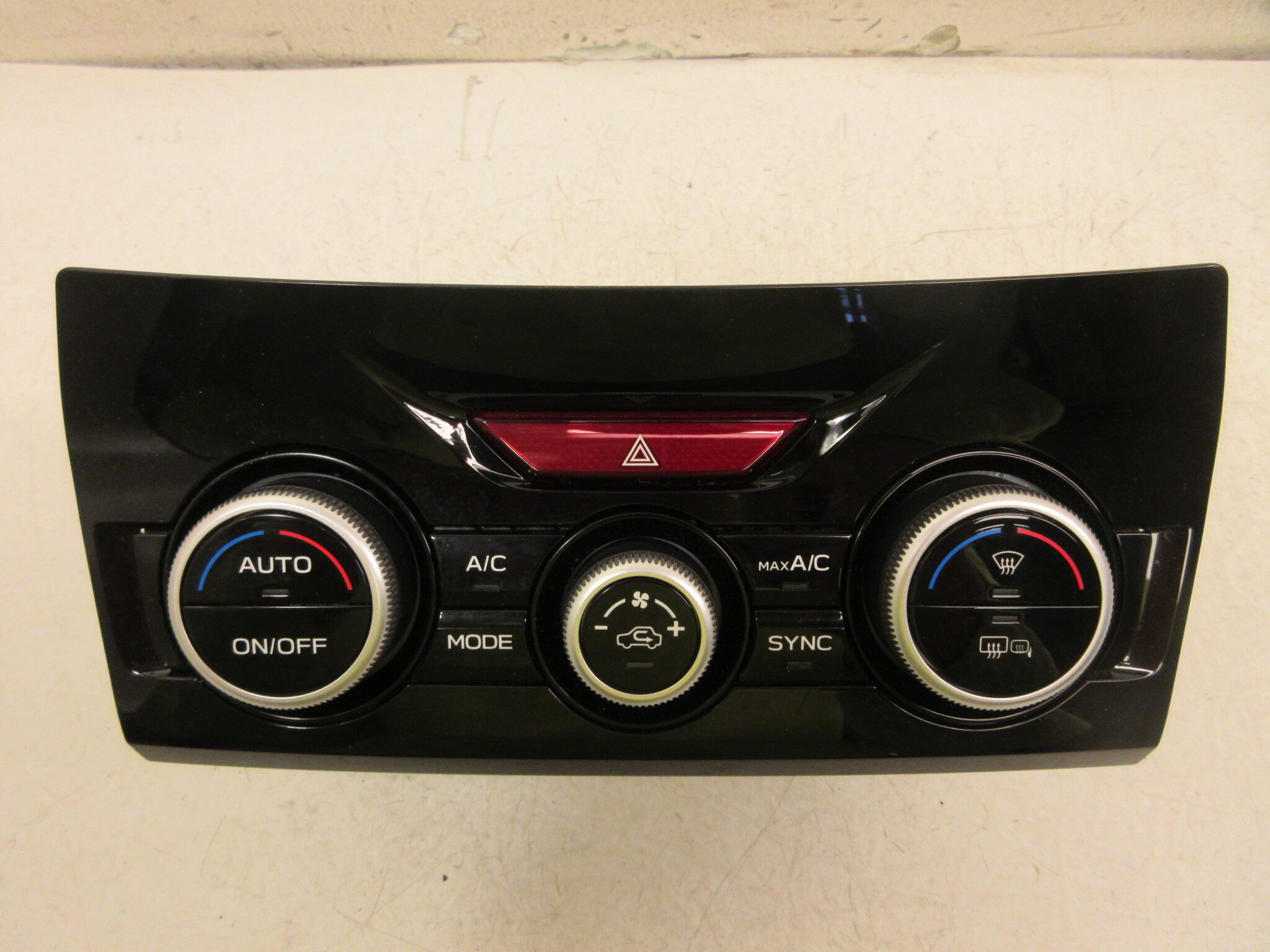 Pre-Owned 19 20 21 Subaru Forester Auto AC Dual Climate Temperature Control Panel OEM LKQ (Good)