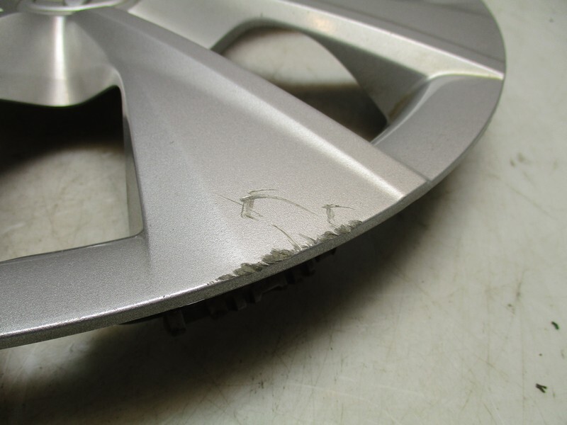 Pre-Owned 2014-2019 Toyota Corolla 15 Inch Wheel Cover Hub Cap OEM (Good)