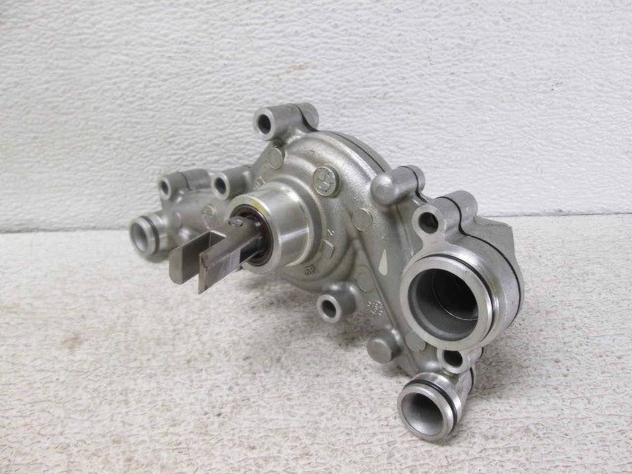 Pre-Owned 14 2014 BMW R1200GS Water Pump 5k Miles 8529879 OEM LKQ (Good)