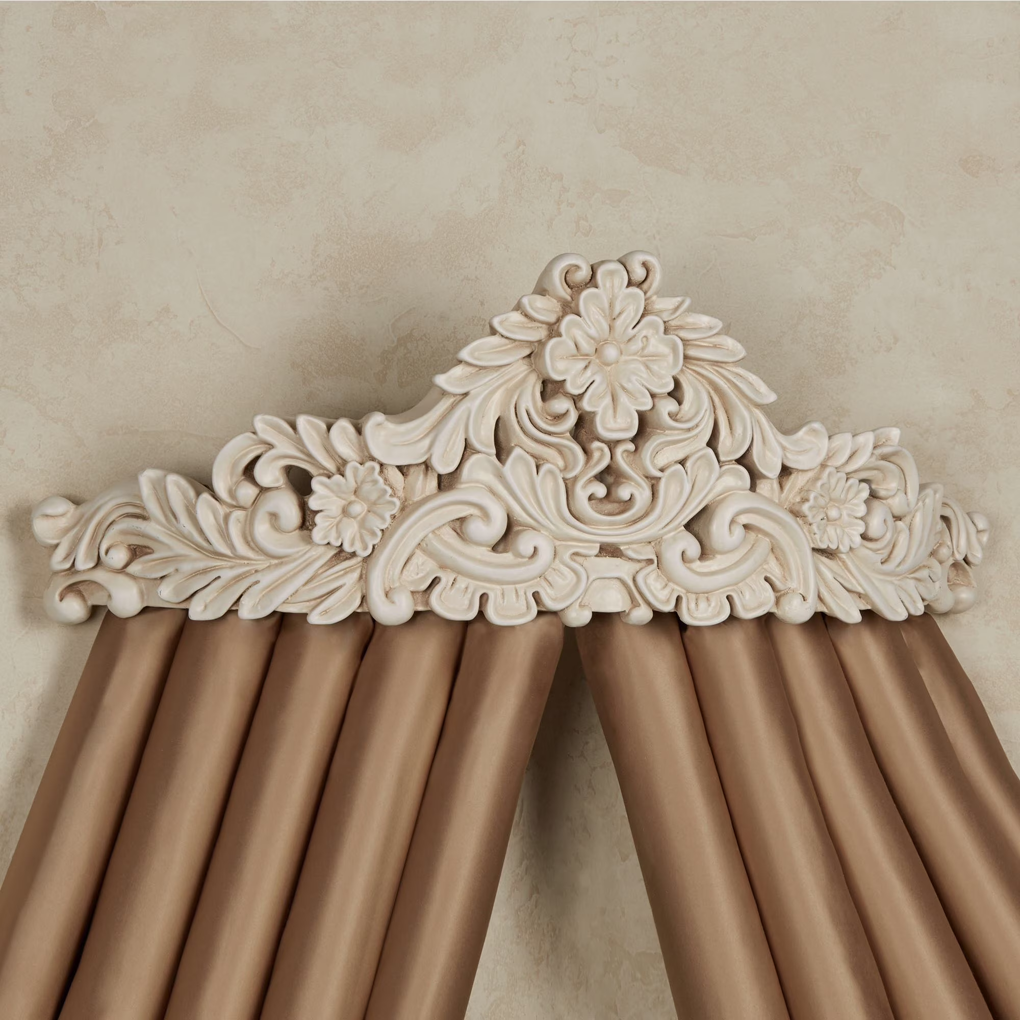 Viviana Wall Teester Bed Crown Antique Ivory One Size