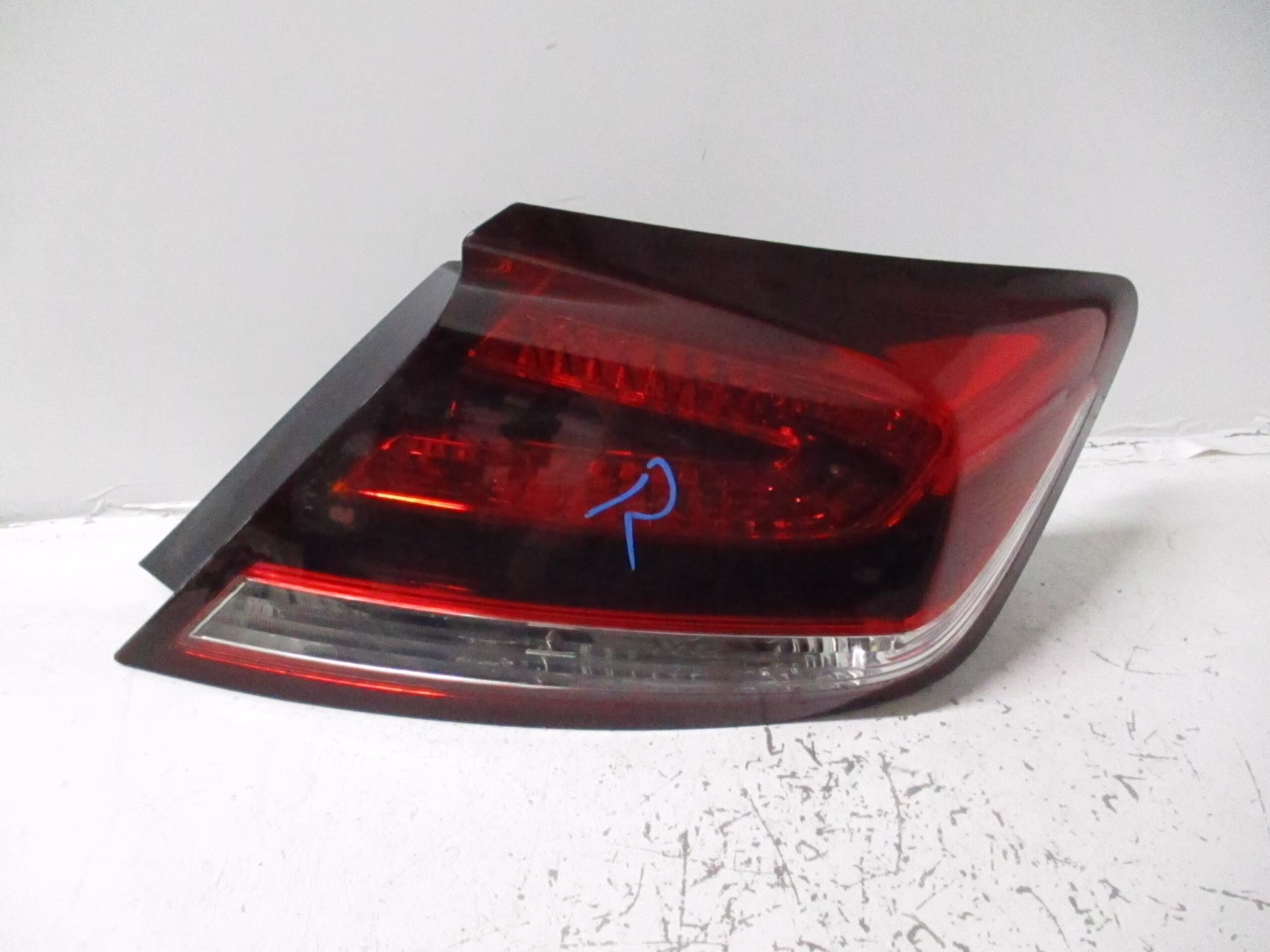 Pre-Owned 2014-2015 Honda Civic Passenger RH Tail Light Lamp OEM (Good)