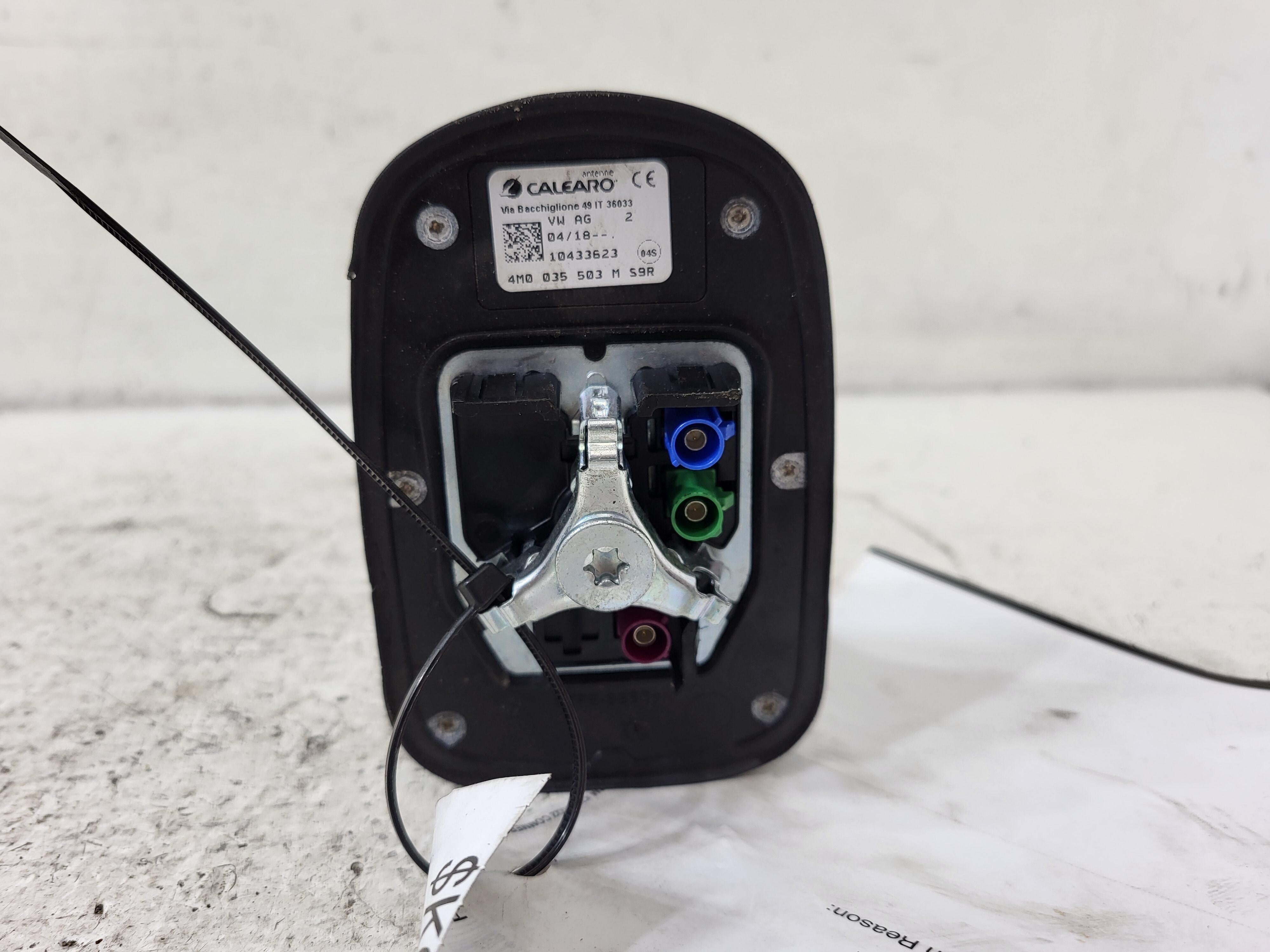 Pre-Owned 2018 Audi S5 Roof Mount Radio Antenna Painted White OEM LKQ (Good)