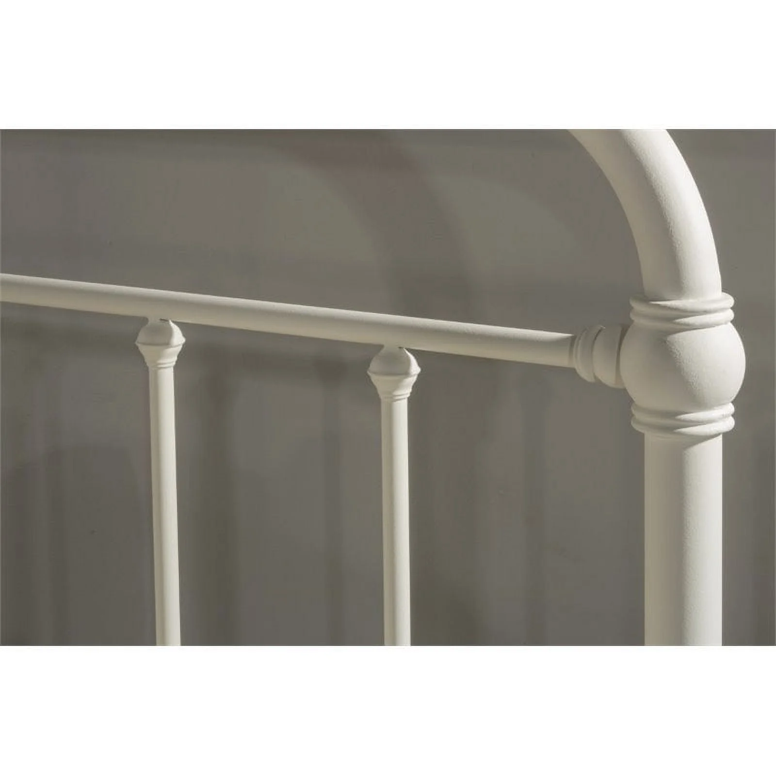 Bowery Hill Farmhouse Full Metal Spindle Panel Bed in White Finish