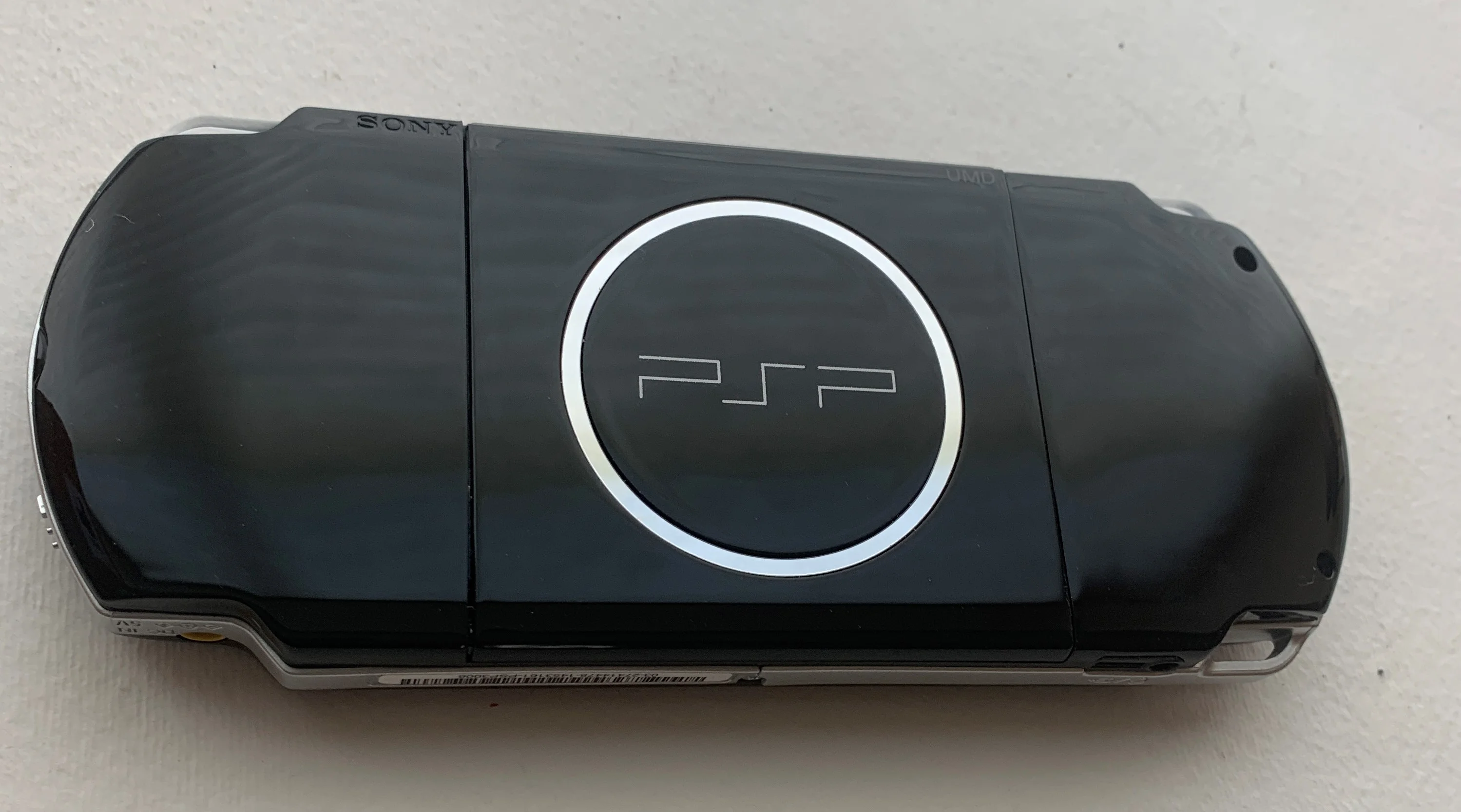 Authentic PlayStation Portable PSP-3000 Console - Piano Black + Official Memory Card