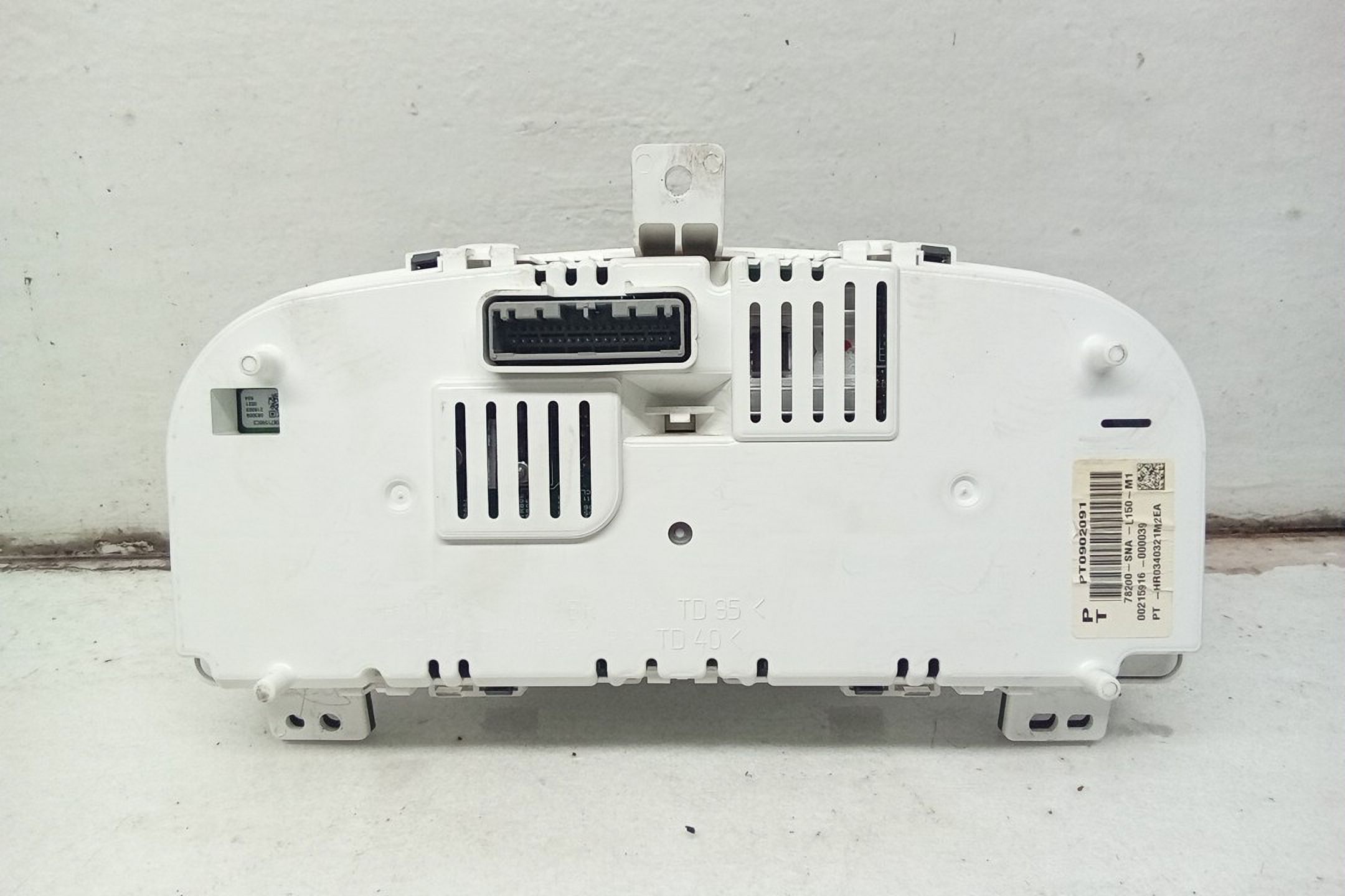 Pre-Owned 10 2010 Honda Civic Tachometer Odometer OEM (Good)