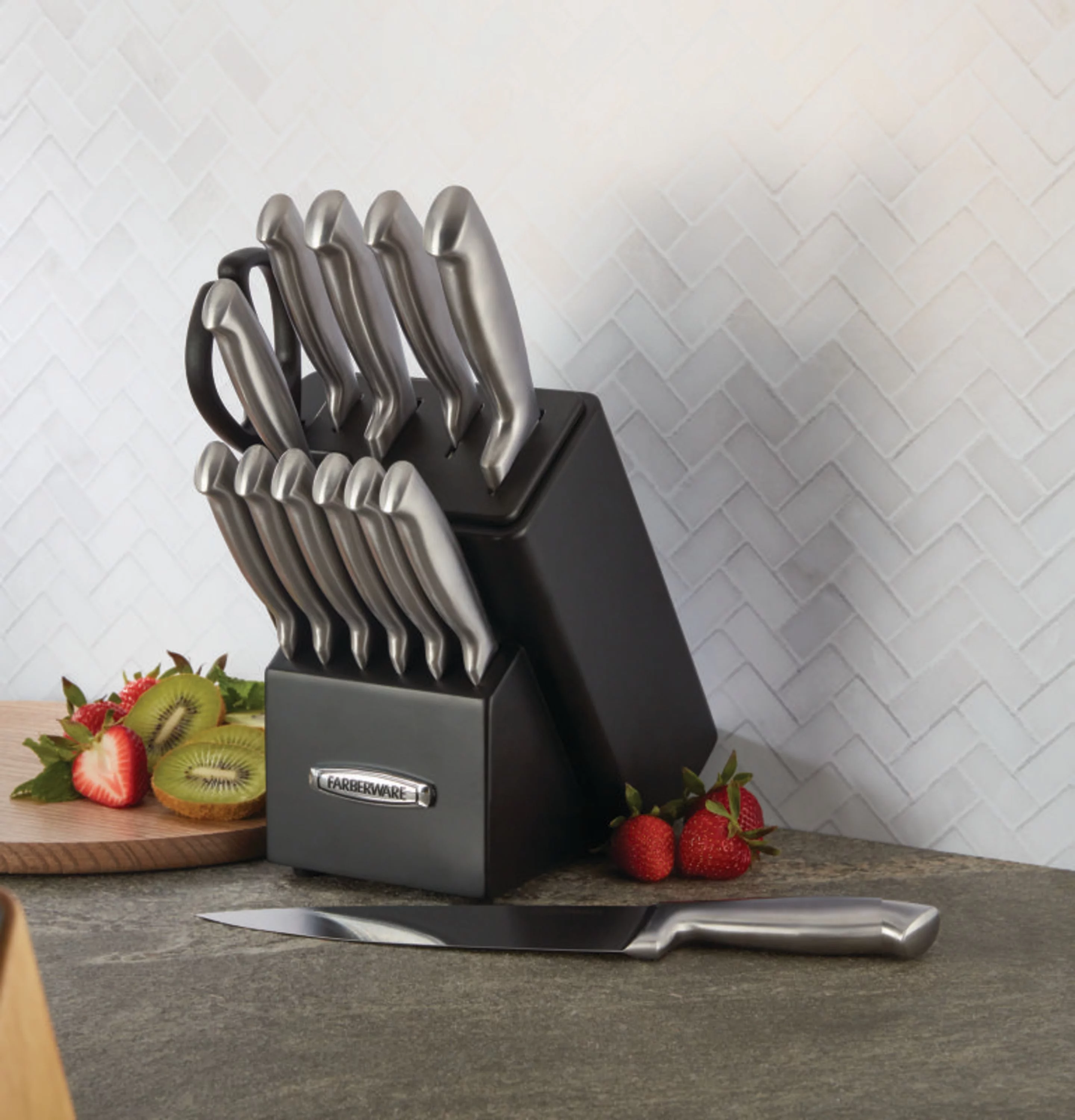 Farberware Edgekeeper 13-piece Pro Self-Sharpening Knife Block Set in Black