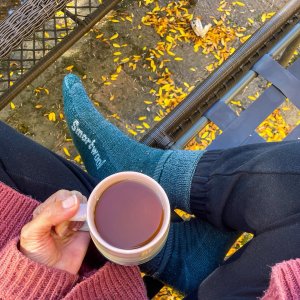 smartwool_canada's instagram image: Merino on the feet, tea in hand. ????☕???? —— Merinos sur pieds,⁠...
